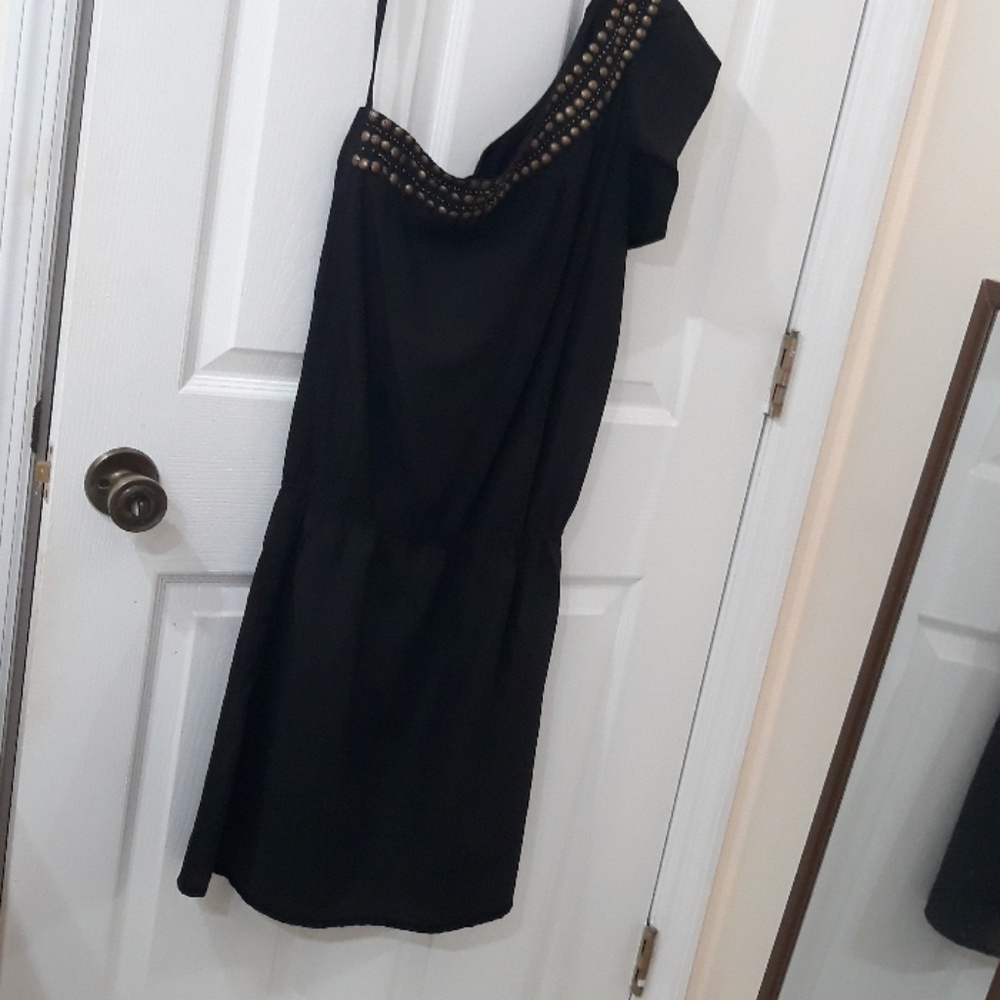 One shoulder dress